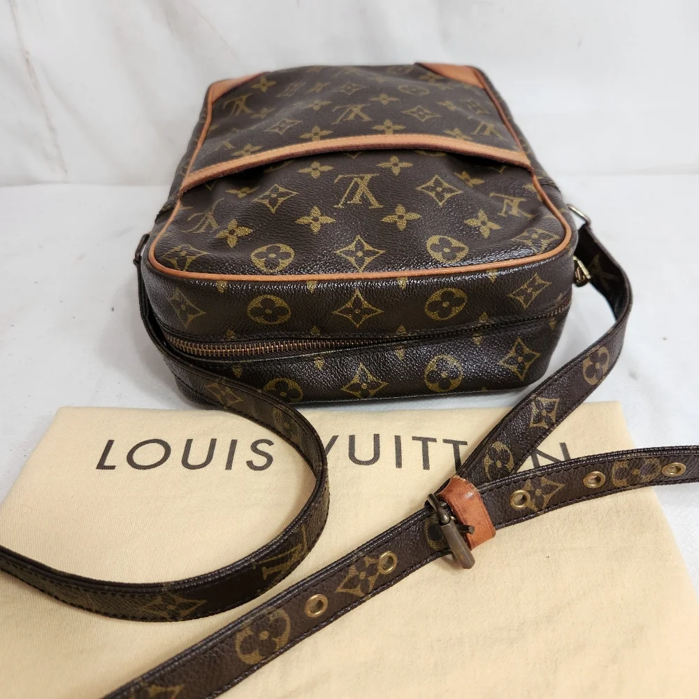 Louis Vuitton Crossbody Bag - Picture 6 of 11